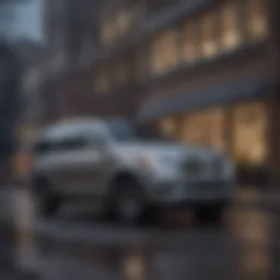 Luxurious exterior design of the 2015 Lincoln Navigator showcasing its elegant lines.